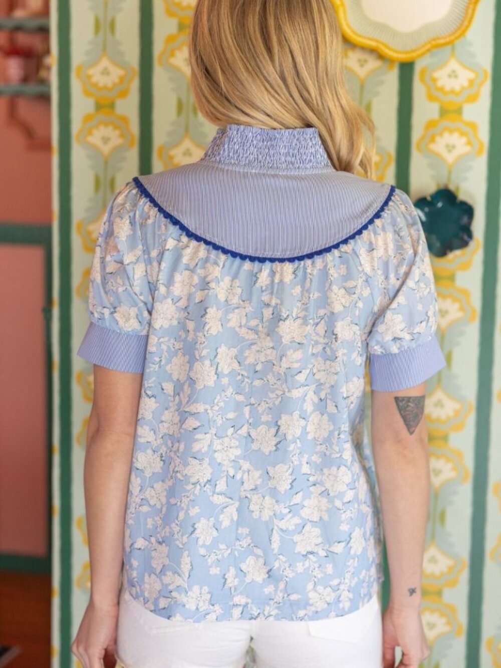 voy floral print smocked top - blue - Picture 4 of 9